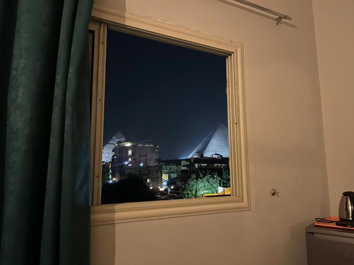 Pyramids Homeland Le Caire