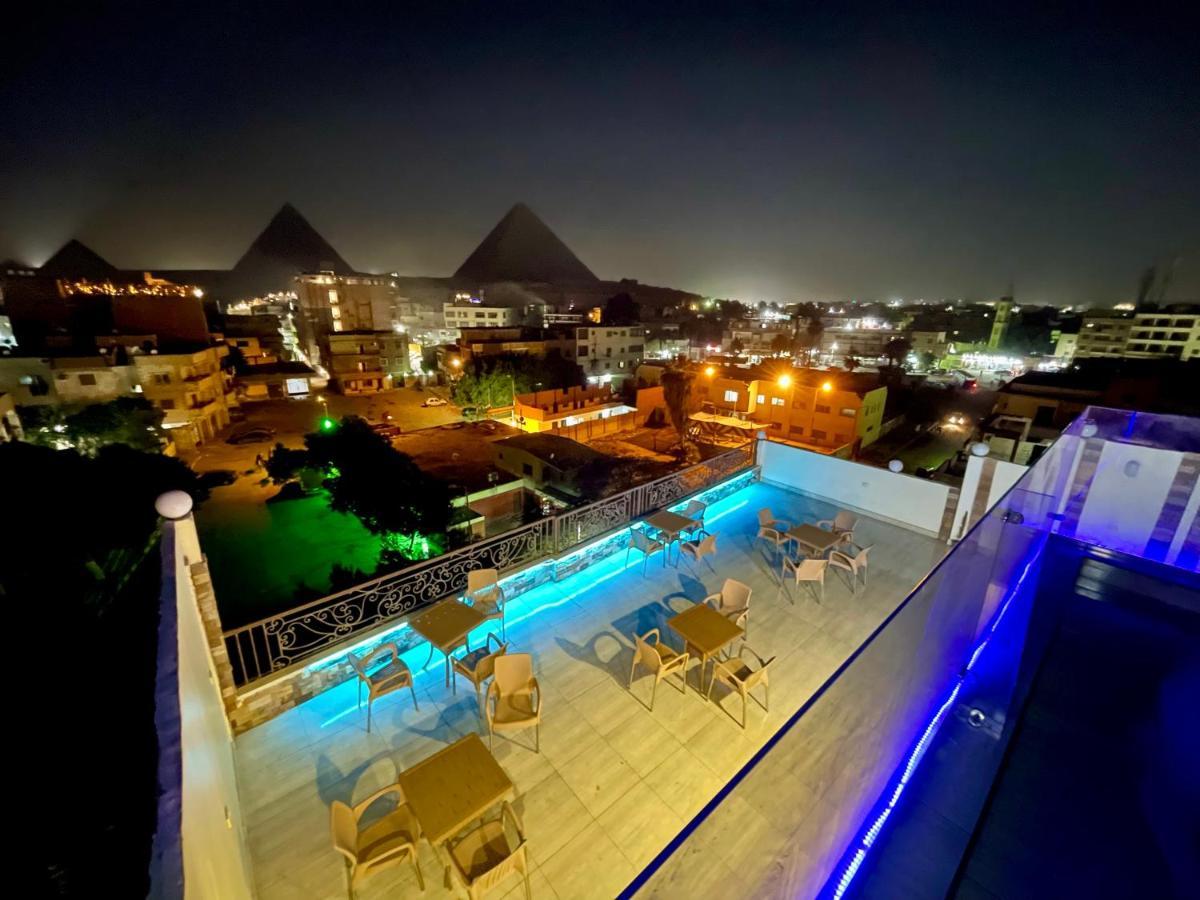 Pyramids Homeland Le Caire